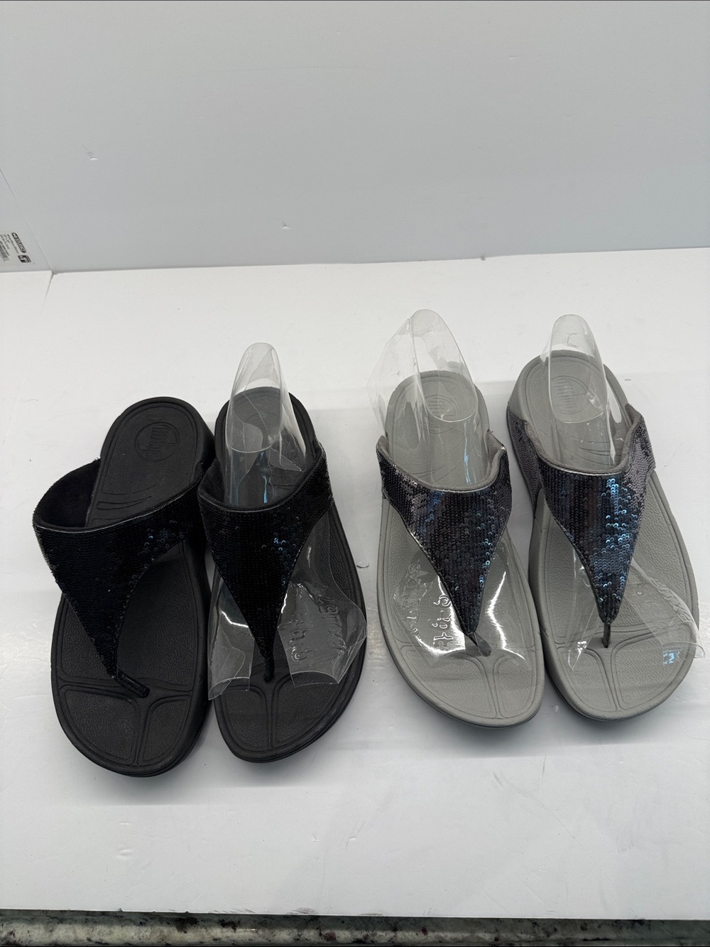 FitFlop Sequin Thong Sandals in Black and Gray